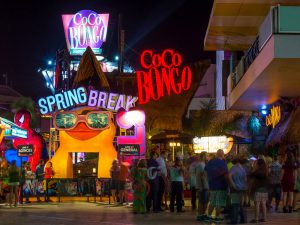 tourisMexico, Cancun Nightlife Coco Bongo