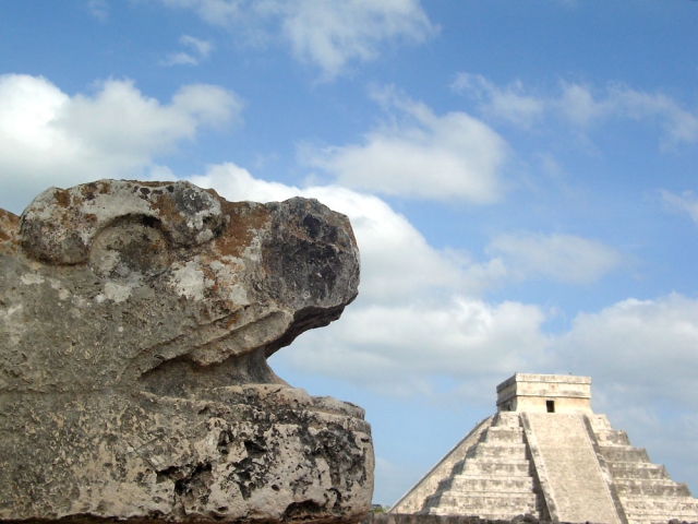 tourisMexico, Chichén Itzá, pyramid & serpent